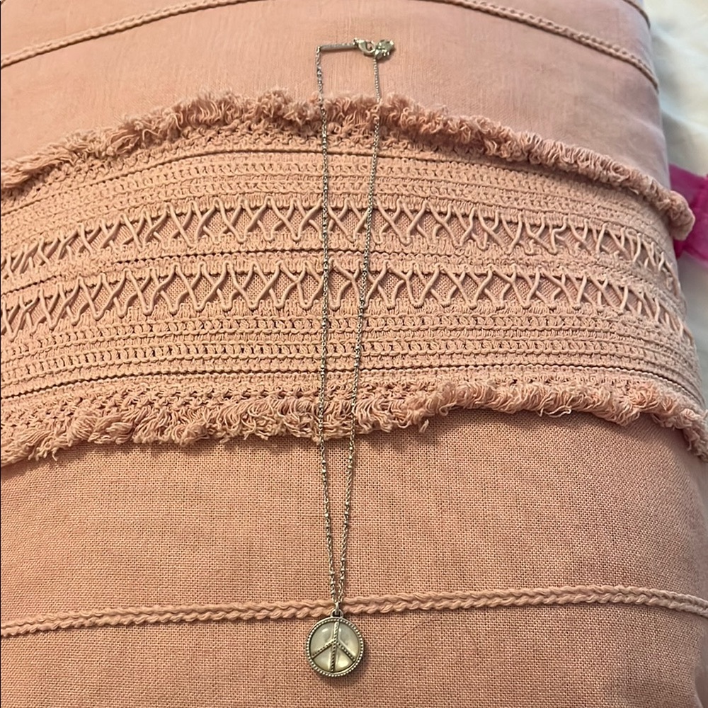 Kendra Scott Silver Necklace with Intricate Design